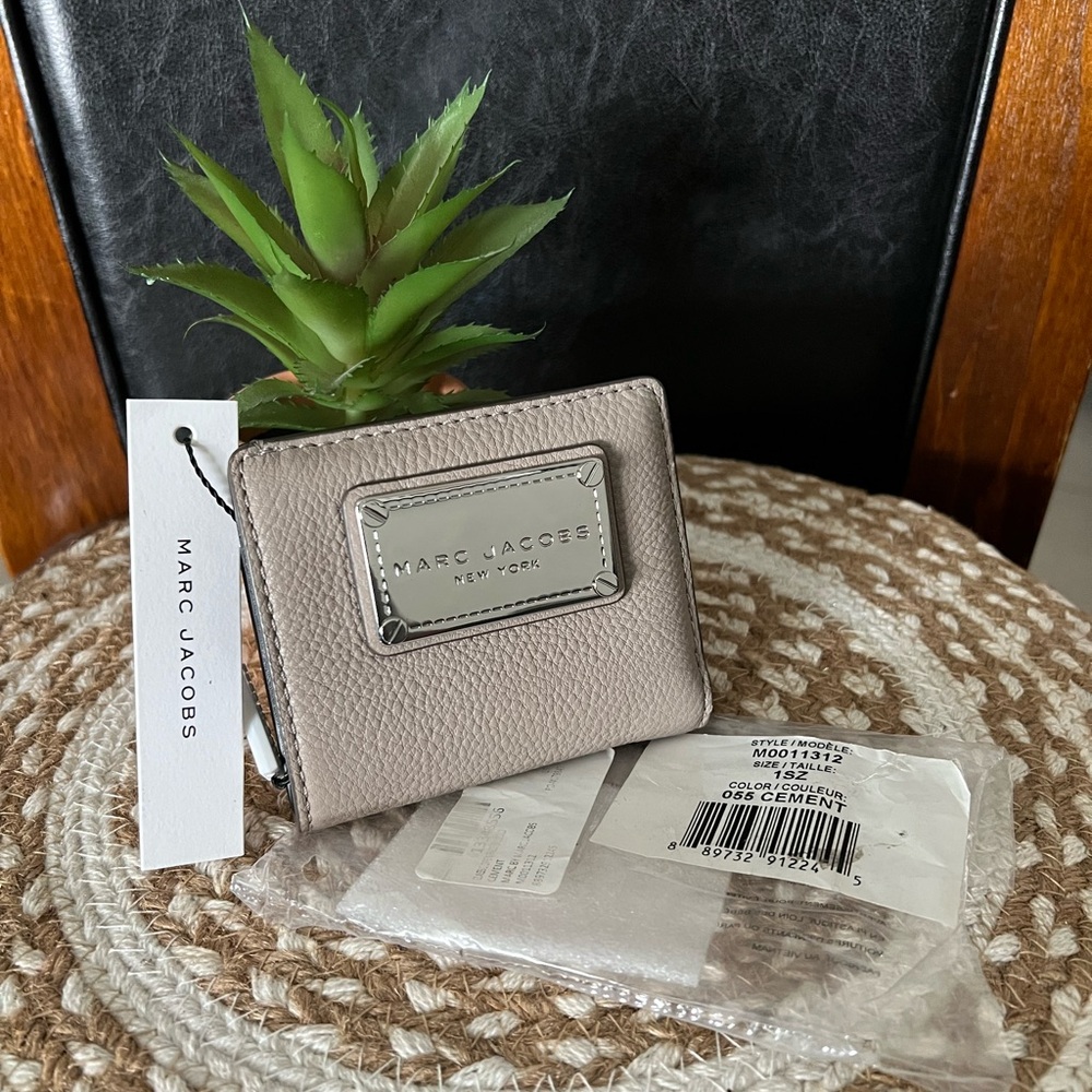 Marc Jacobs Gray Leather Wallet